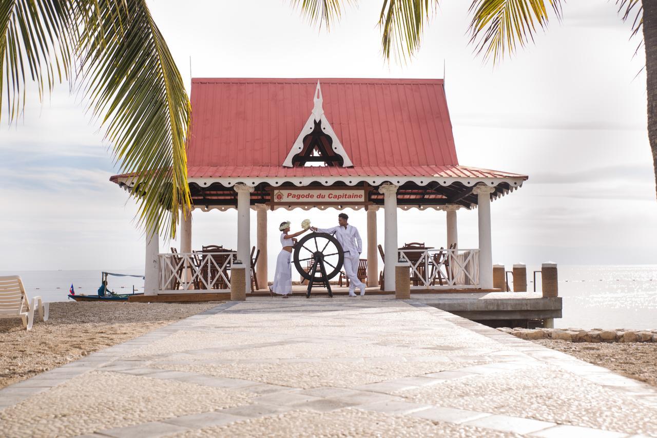 Moulin Sur Mer Beach Resort Montrouis Buitenkant foto