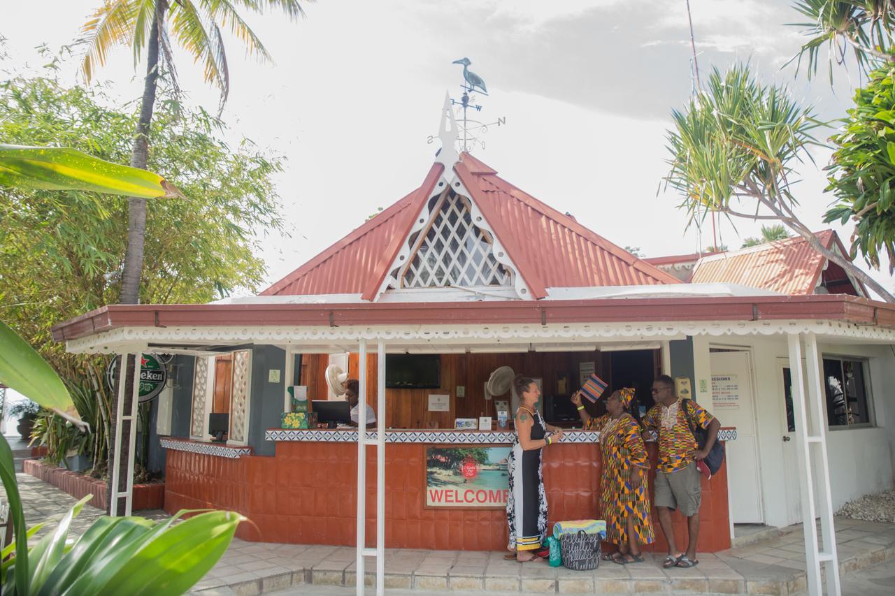 Moulin Sur Mer Beach Resort Montrouis Buitenkant foto