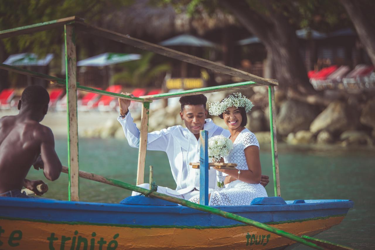 Moulin Sur Mer Beach Resort Montrouis Buitenkant foto
