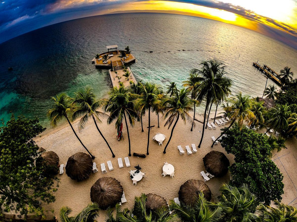 Moulin Sur Mer Beach Resort Montrouis Buitenkant foto
