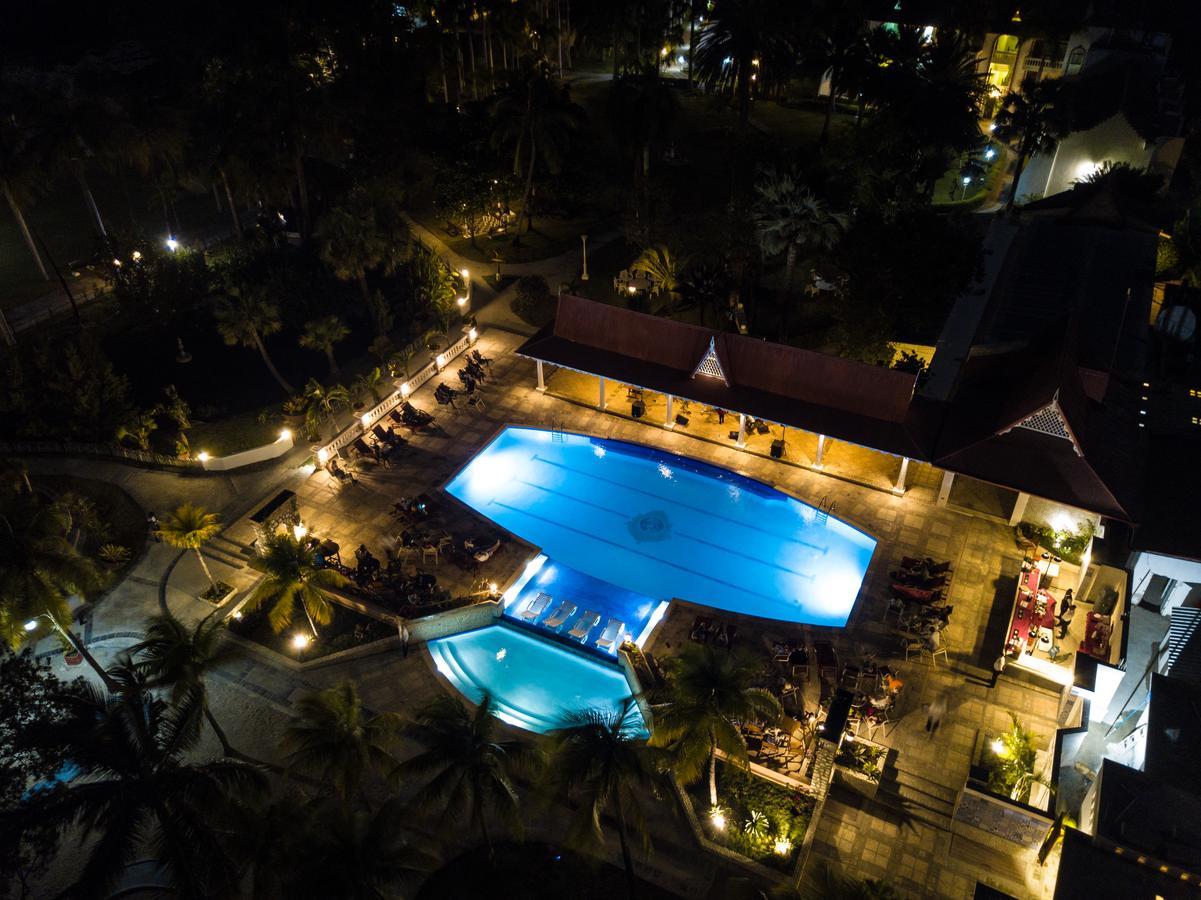 Moulin Sur Mer Beach Resort Montrouis Buitenkant foto