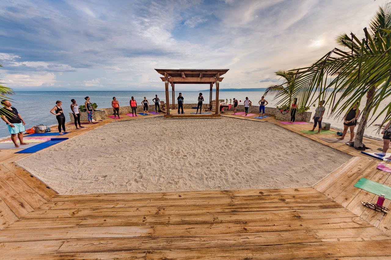 Moulin Sur Mer Beach Resort Montrouis Buitenkant foto