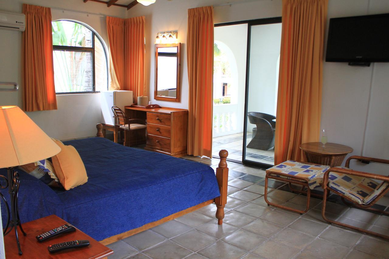 Moulin Sur Mer Beach Resort Montrouis Buitenkant foto