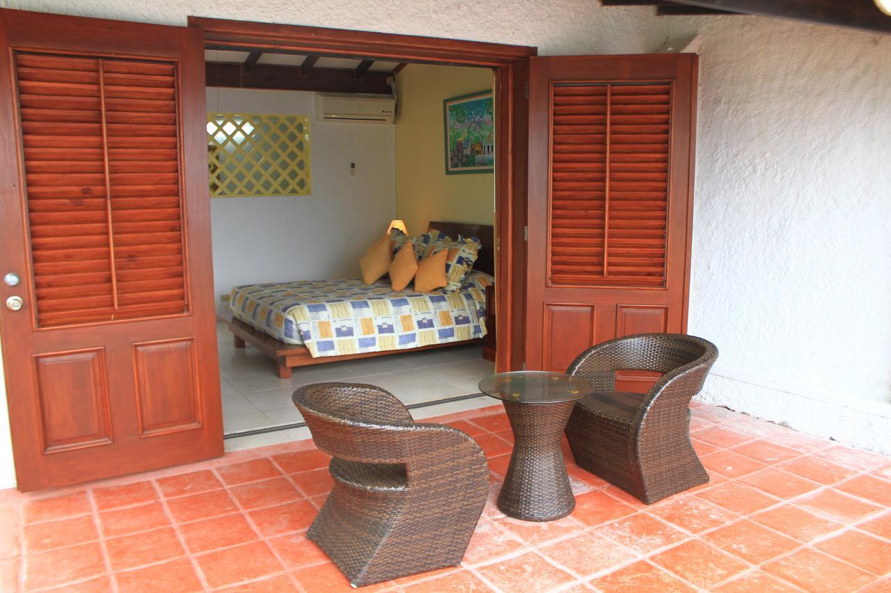 Moulin Sur Mer Beach Resort Montrouis Buitenkant foto