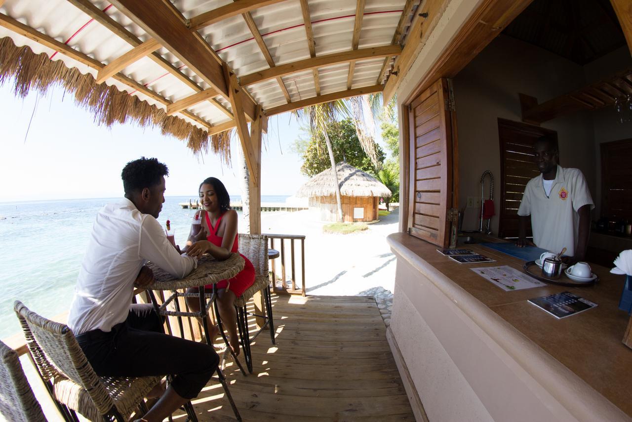 Moulin Sur Mer Beach Resort Montrouis Buitenkant foto